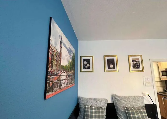 Riverside Retreat In 아파트